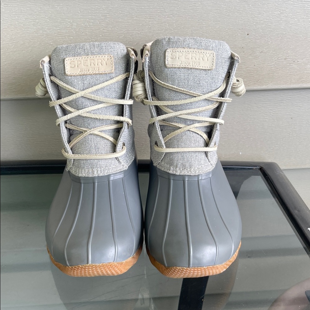 SPERRY SIZE 7.5 w Gray and Tan Duck Boots
